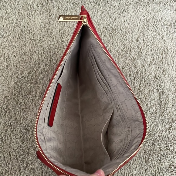 NWT Michael Kors Selma Stud Lg Zip Leather Clutch Wristlet in Red Gold Studs - Picture 7 of 10